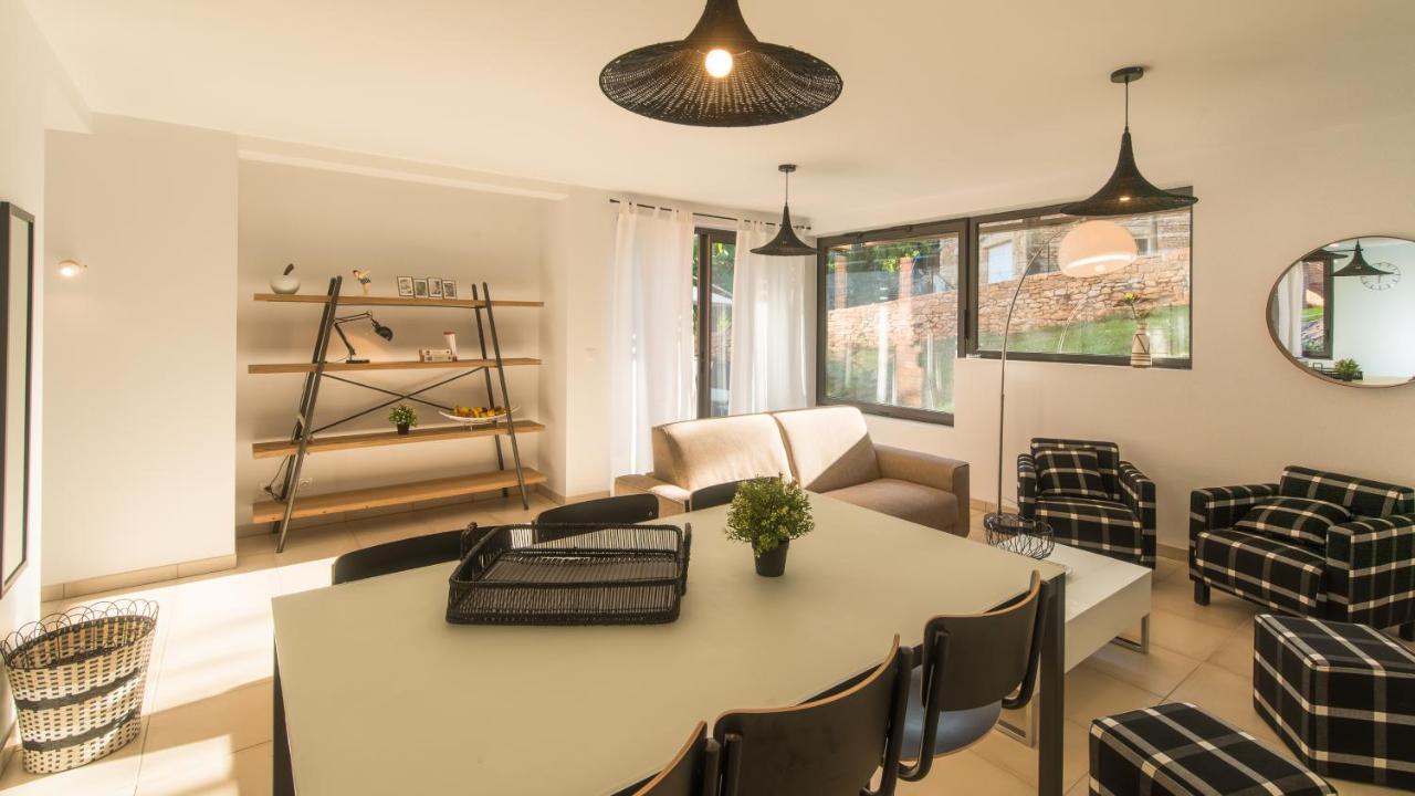 Apartamento Côté Jardin avec Jacuzzi Privatif et parking privé Sarlat Exterior foto